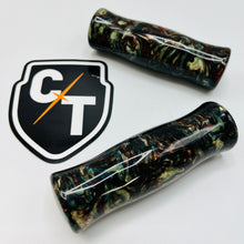 Load image into Gallery viewer, DUCK DYNASTY ACRYLIC CONTOUR GRIP