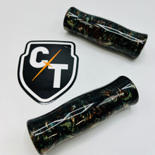 Load image into Gallery viewer, DUCK DYNASTY ACRYLIC CONTOUR GRIP