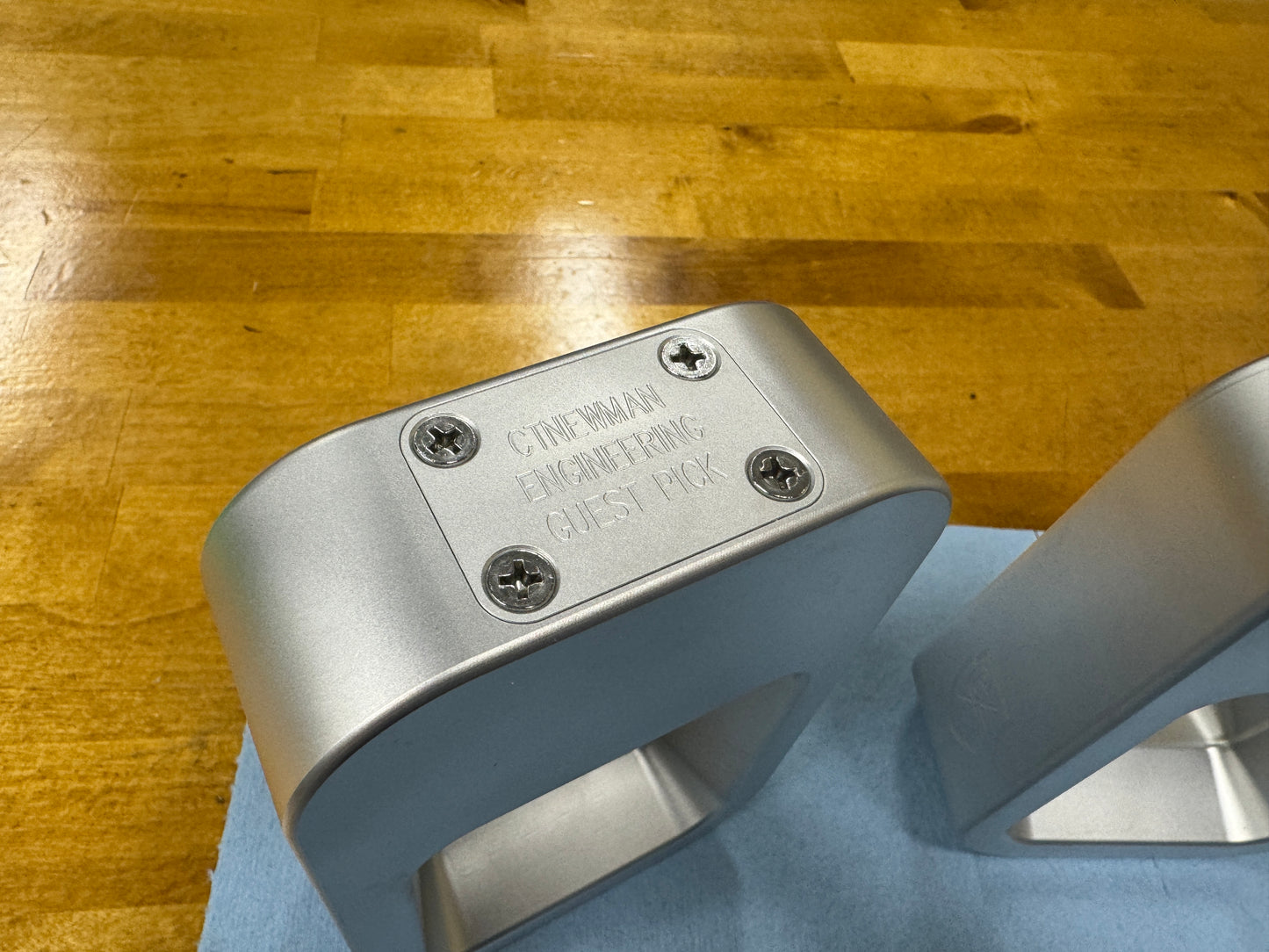 *ULTRA LIMITED* CTNEWMAN ENGINEERING BATTERY POWERED REMOTE CONTROL DESK LAMP