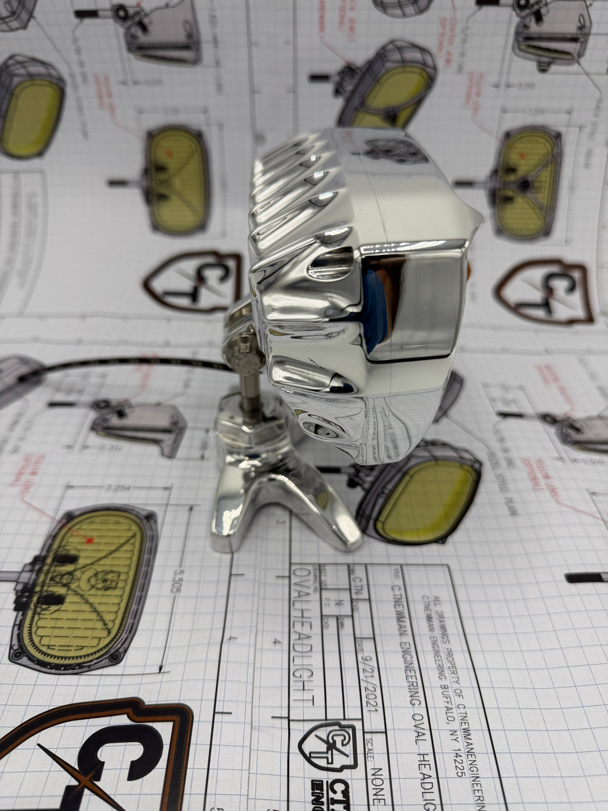 CTNEWMAN ENGINEERING OVAL HEADLIGHT DEMO UNITS