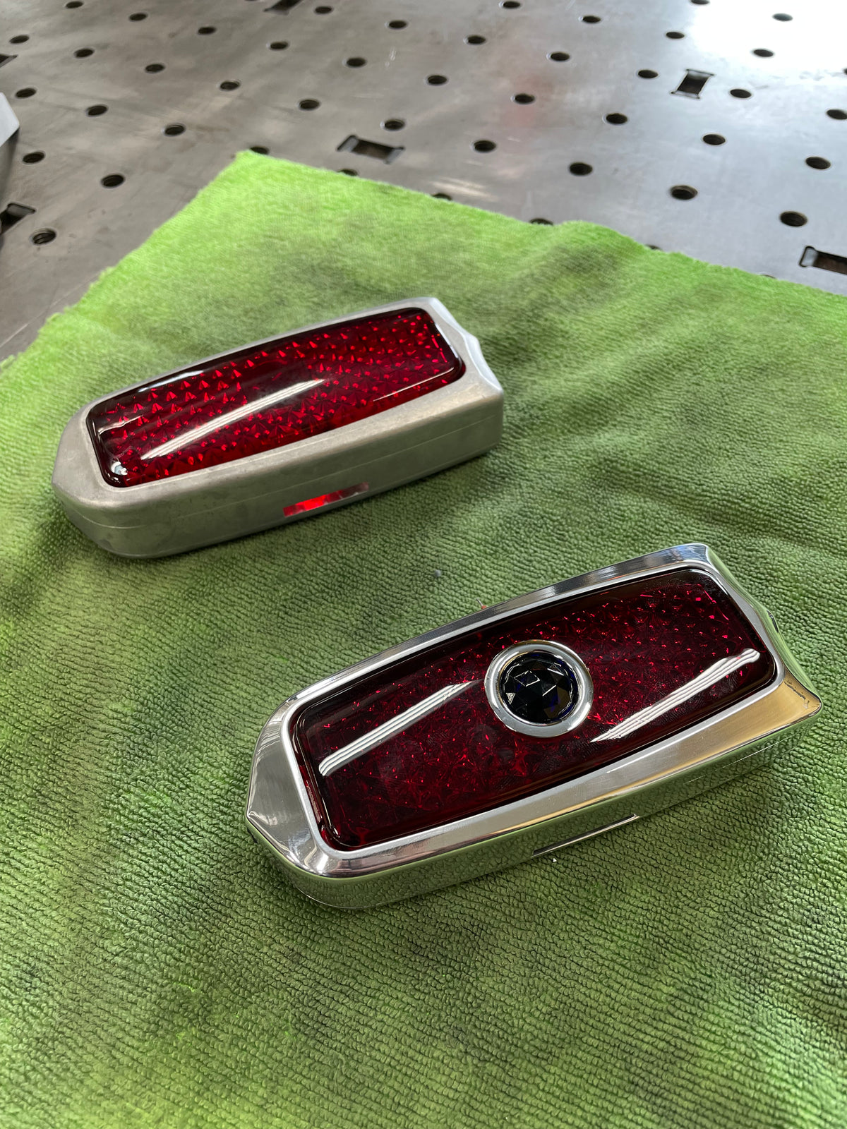 CTNEWMAN ENGINEERING SHIELD TAILLIGHT
