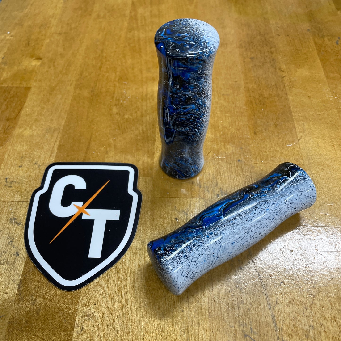 BLUE & WHITE ACRYLIC CONTOUR GRIP