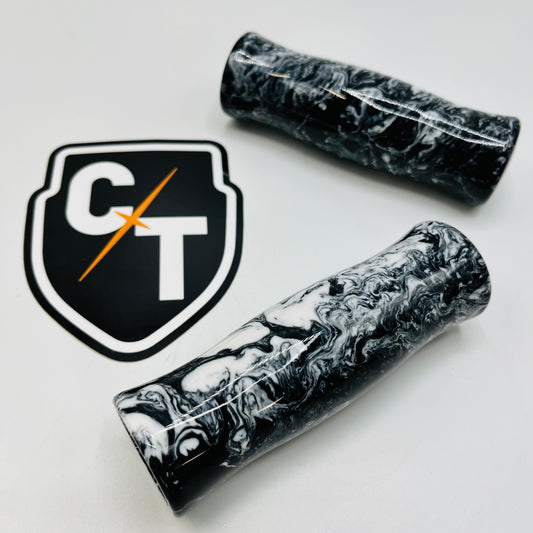 BLACK AND WHITE ACRYLIC CONTOUR GRIP