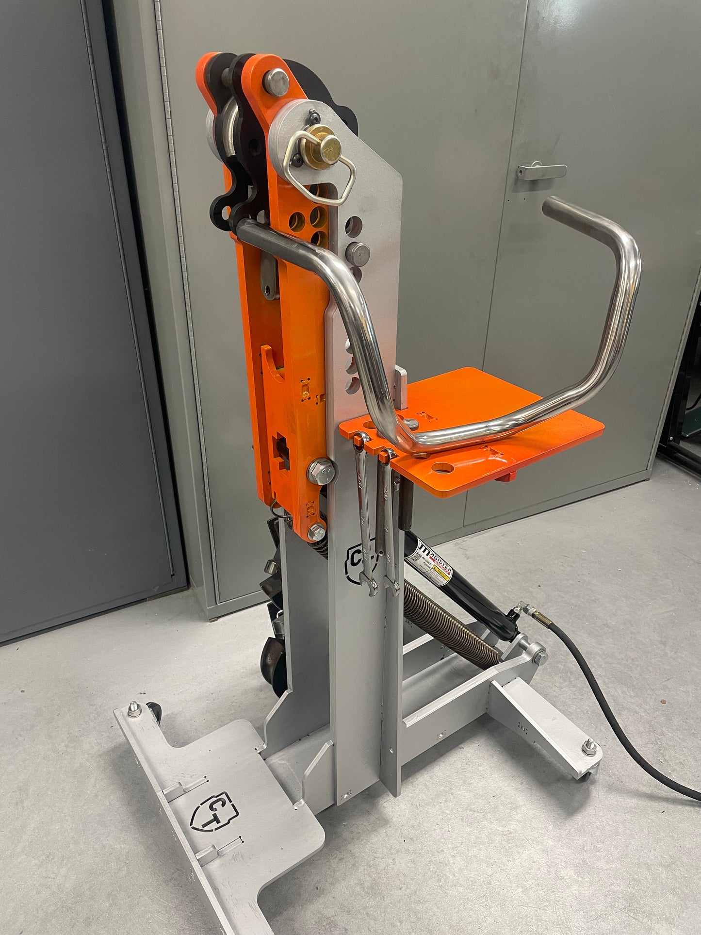 CTNEWMAN ENGINEERING TUBING BENDER