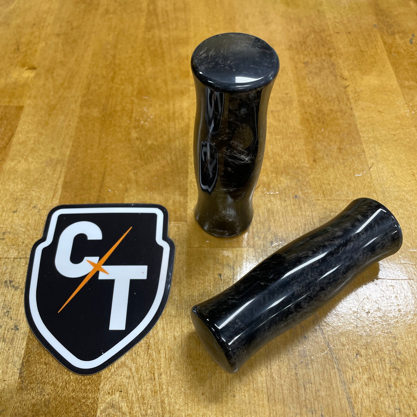 BLACK MARBLE ACRYLIC CONTOUR GRIP